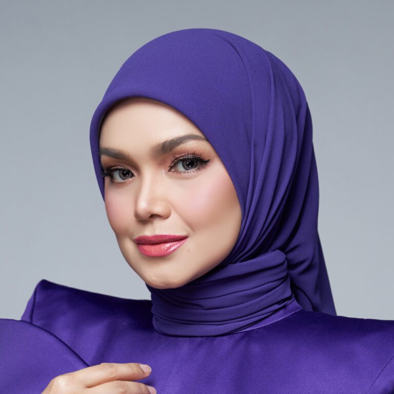 Dato’ Sri Siti Nurhaliza headshot
